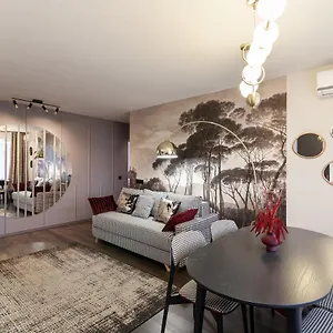  Апартаменты Leogrand On Svobody Avenue Украина