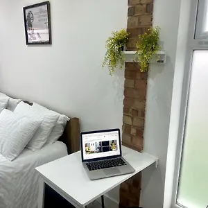 Great Near Airport - Super Host 2 Years Running! Luton (Bedfordshire)